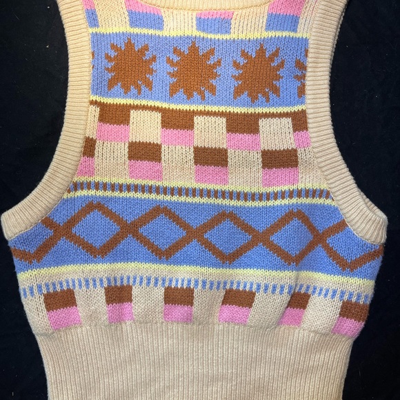 La Hearts Women's Colorful Patterned Sweater Vest - Picture 3 of 4